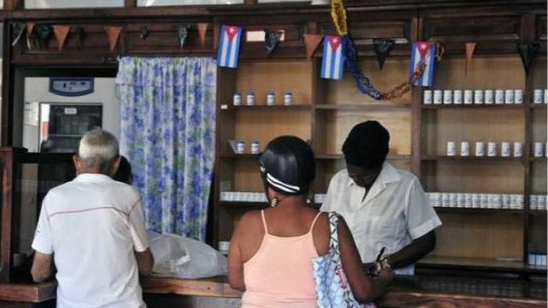 Una farmacia estatal en Cuba.