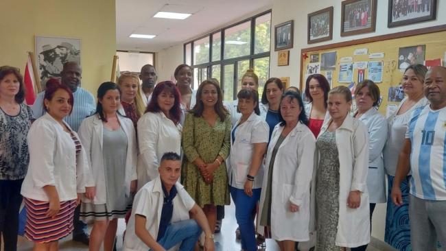 Médicos cubanos en Uruguay.