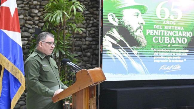 El ministro cubano del Interior lee la carta de Raúl Castro.