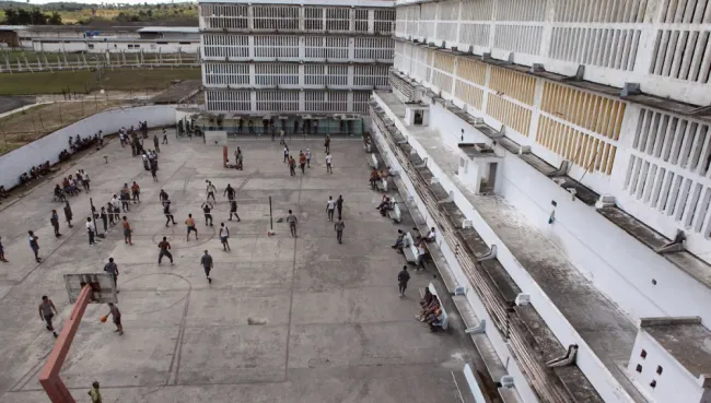 Patio de una cárcel en Cuba.