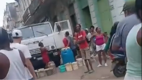 Cierre de una calle en La Habana Vieja.