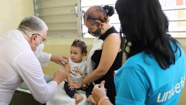 Vacunación infantil en Cuba