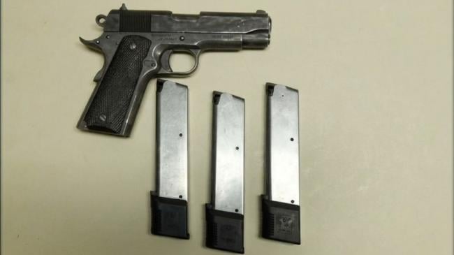 Una pistola y tres cargadores incautados por el MININT.