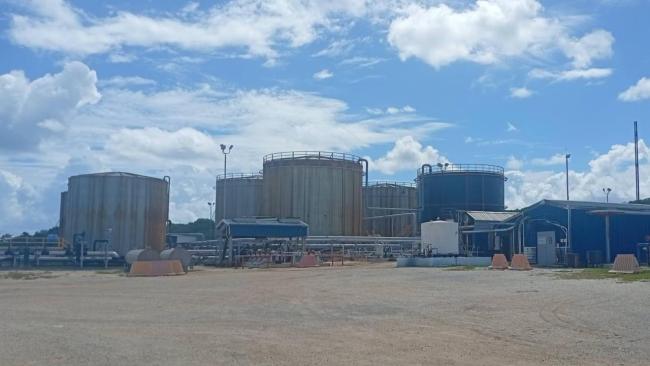 Tanques de almacenamiento de combustible en Cuba.