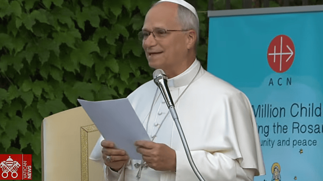 El papa León XIV durante la ceremonia religiosa.