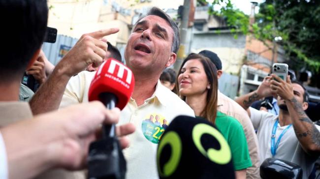 Flávio Bolsonaro.