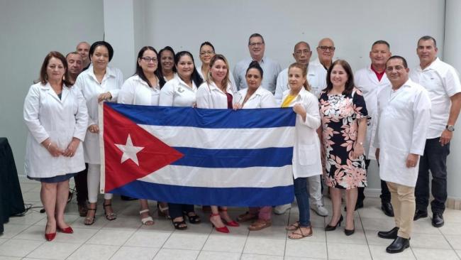 Médicos cubanos exportados.