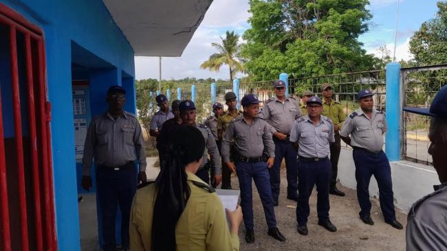 Agentes represivos del régimen cubano.