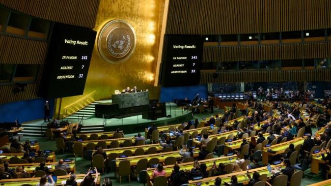 Una votación en la Asamblea General de las Naciones Unidas.