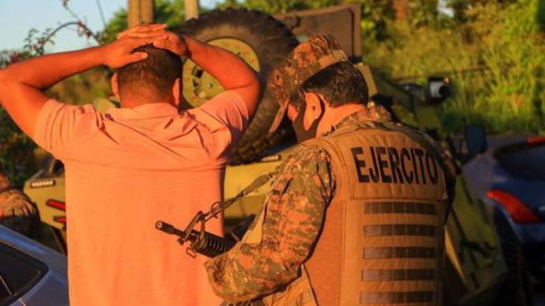 Operación militar en el municipio de Soyapango, El Salvador.