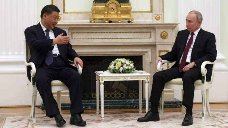 Xi Jingping durante su encuentro con Putin este lunes.