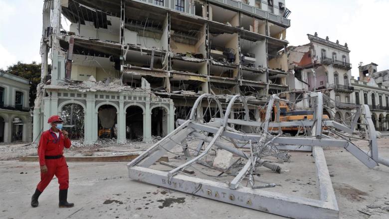 Ruinas del Hotel Saratoga después de la explosión del 6 de mayo de 2022.