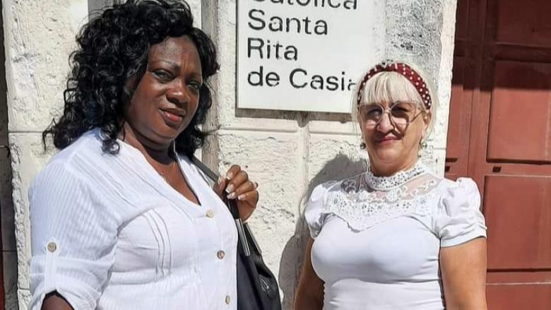 La líder de las Damas de Blanco, Berta Soler (izq), y la activista María Cristina Labrada.