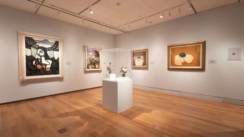 Exposición de pintura y cerámica cubana en el Museo de Arte McMullen, de Boston.