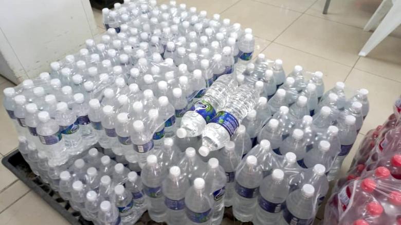 Agua embotellada en venta en MLC en Caibarién.