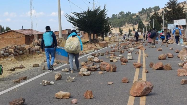 Corte de carretera en Bolivia en apoyo a Evo Morales.