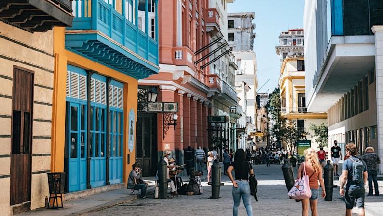 Calle Obispo, La Habana Vieja.