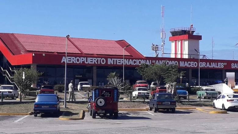 Aeropuerto Internacional Antonio Maceo, de Santiago de Cuba.