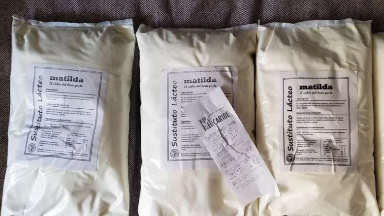 Bolsas de sustituto lácteo o leche en polvo en las tiendas en dólares en Cuba.