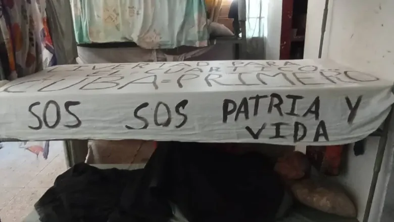 Cartel en la prision de Canaleta durante el motín del pasado febrero.