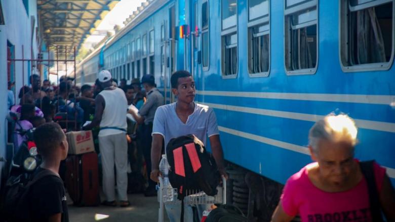Un tren de pasajeros en Cuba.