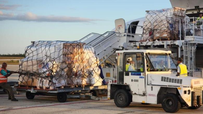 Llegada a Cuba de ayuda humanitaria de la UE.