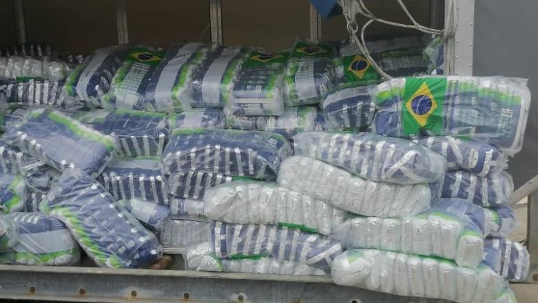 Carga de leche en polvo de Brasil descargada en Santiago de Cuba.