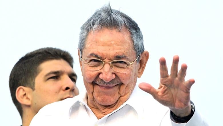 Raúl Castro y, detrás, su nieto Raúl Guillermo Rodríguez Castro, 2017..