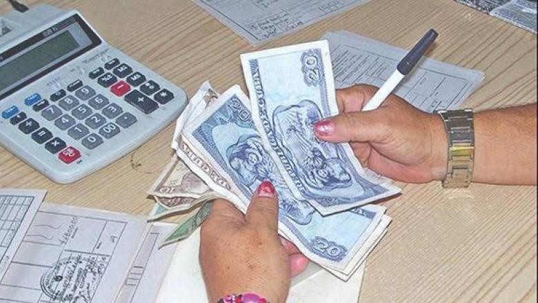 Pago del salario en Cuba.