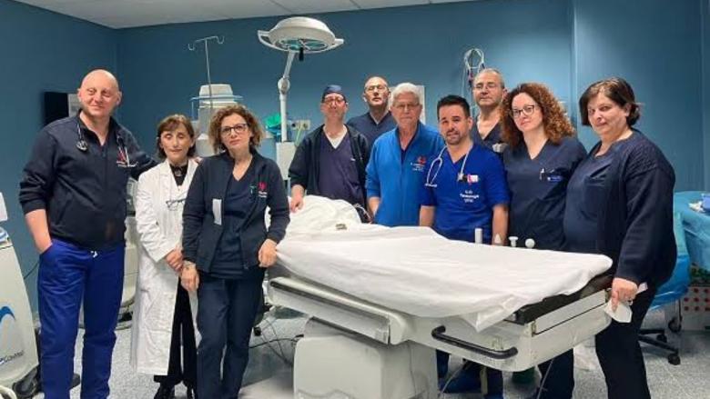Médicos cubanos e italianos en Calabria.