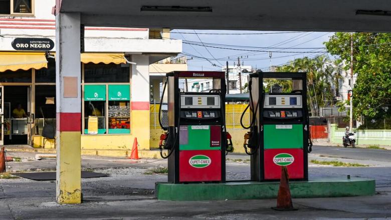 Una gasolinera en La Habana.