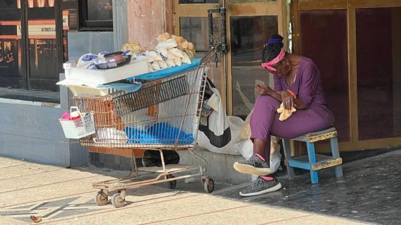 Un puesto de venta ambulante en La Habana.