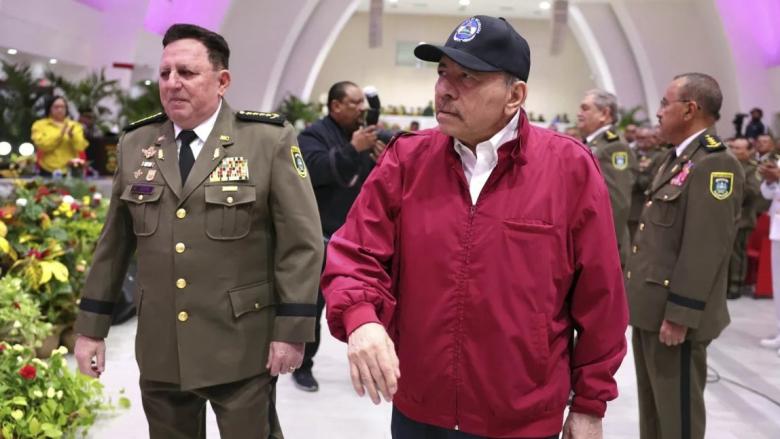 Daniel Ortega durante una ceremonia militar en Nicaragua.