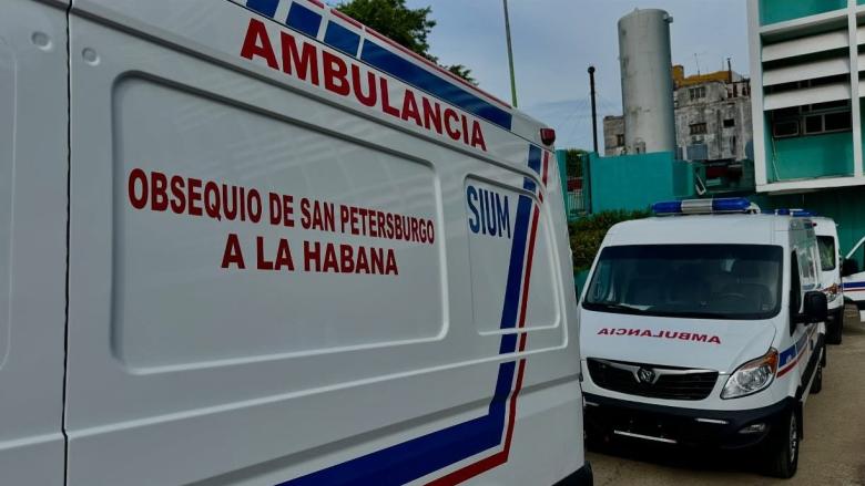 Ambulancias donadas por Rusia a Cuba.