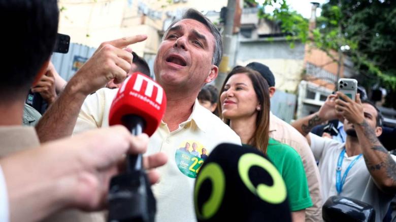 Flávio Bolsonaro.