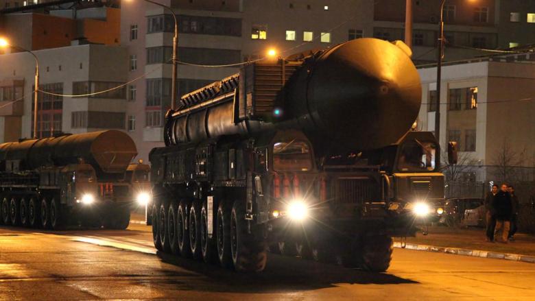Misiles de largo alcance en un desfile en Rusia.