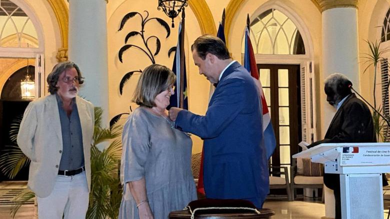 Susana Molina recibe la Orden de las Artes y las Letras de Francia.